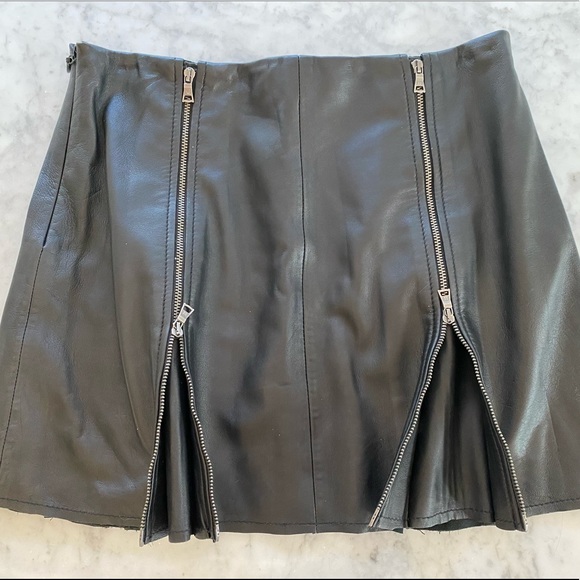 BCBGMAXAZRIA leather mini skirt, size XS - Picture 6 of 10